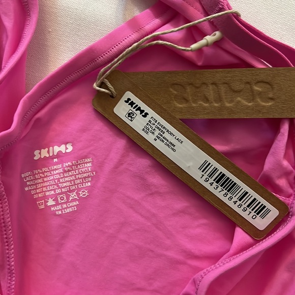 SKIMS FITS EVERYBODY SLIP DRESS - Picture 2 of 3